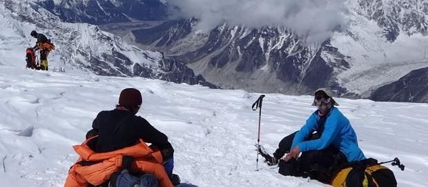 A pillanatképek Erőss Zsolt és Kiss Péter expedíciója, az 8586 méter magas Kancsendzönga megmászása közben készültek…