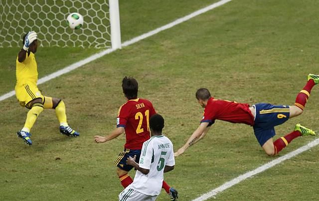 Torres beállása után bő egy perccel gólt szerzett, parádésan fejelt a nigériai kapuba (Fotó: Reuters)