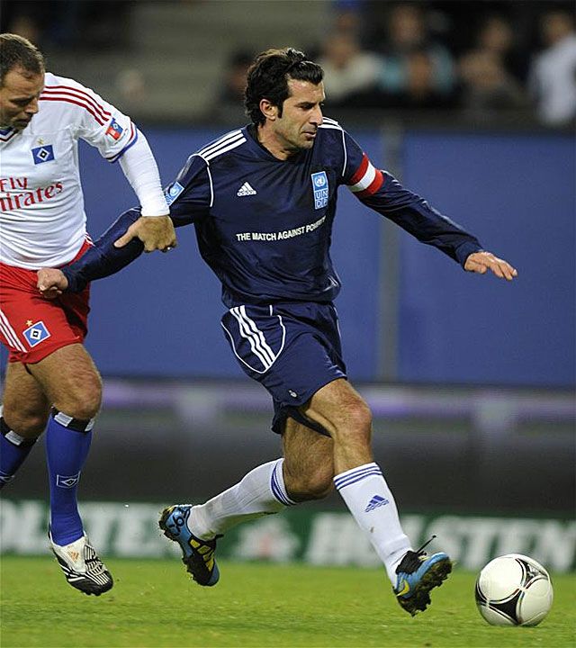 Luis Figo nem tudta nem komolyan venni (Fotó: Action Images)