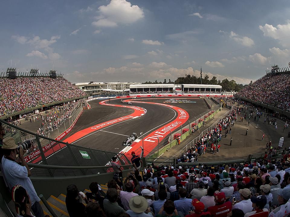 Újabb hangulatos versenyhétvége vár az F1-es mezőnyre Mexikóvárosban (Fotó: AFP)