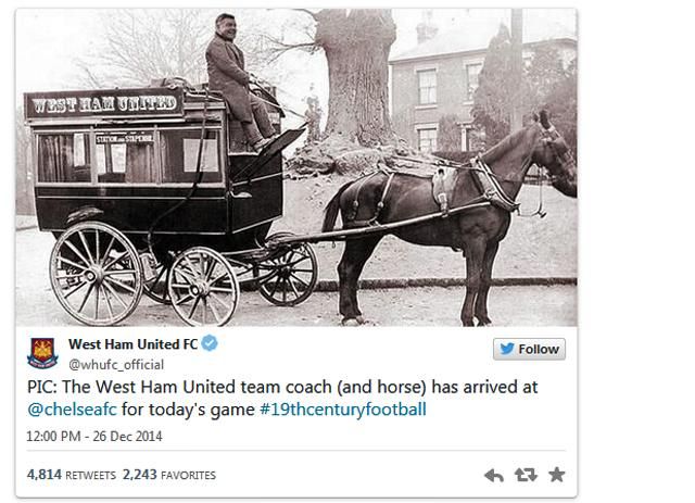 A WHU üzenete: megérkezett a West Ham United csapatkocsija (és a ló) a Chelsea FC-hez egy jó kis 19. századi futballmeccsre (Fotó: Twitter)