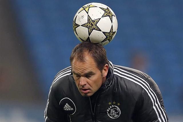 Frank de Boer megmutatja, mit tud az Ajax (Fotó: Reuters)