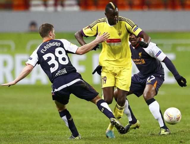 Lacina Traoré (sárgában) nagyszerű gólt szerzett a Liverpool ellen (Fotó: Action Images)
