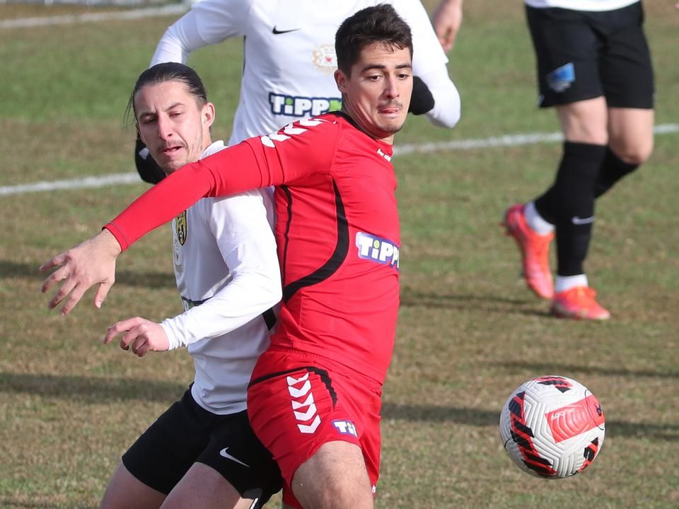 Busa Bence (pirosban) szerezte a Szolnok második gólját (Fotó: Tumbász Hédi)