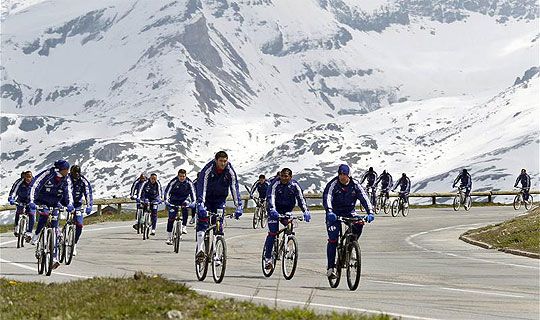 Kerékpározás is szerepelt a franciák edzésén