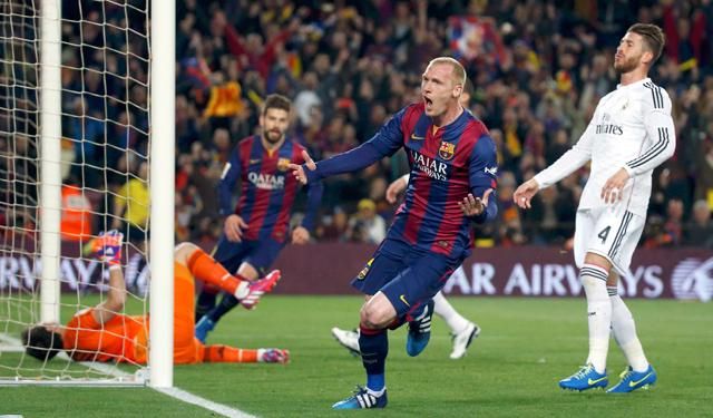 Jérémy Mathieu Ramost megelőzbe fejelt gólt (Fotók: Action Images)