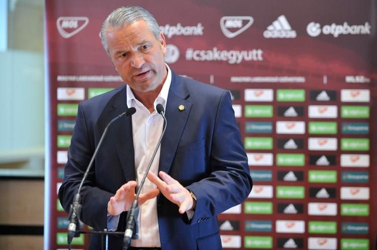 Bernd Storck kapitány szerint labdarúgói megérdemlik a bizalmat