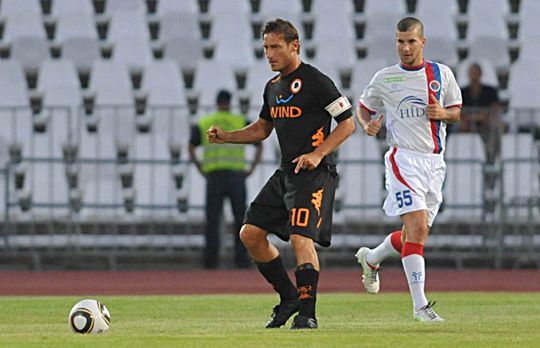 Francesco Totti (balra) 60 percet töltött a Puskás-stadion gyepén (Fotó: Németh Ferenc)