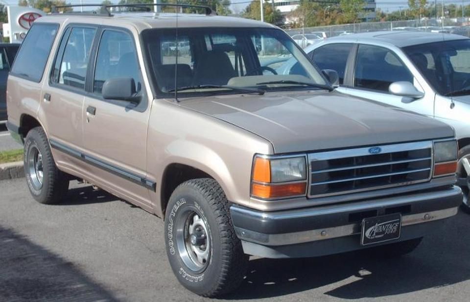 1991-es Ford Explorer, a mai SUV-ok egyik őse és a 2020-as modell