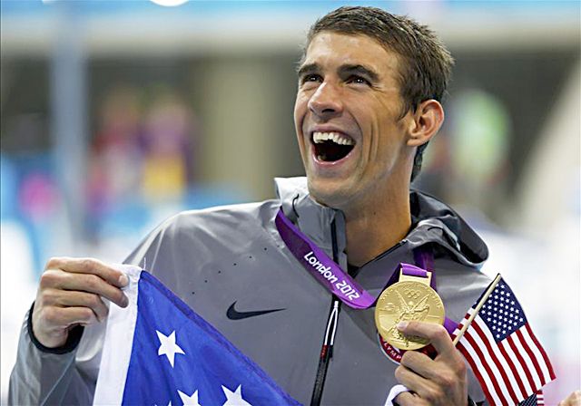 Michael Phelps a 19. olimpiai érmével (Fotó: Reuters)