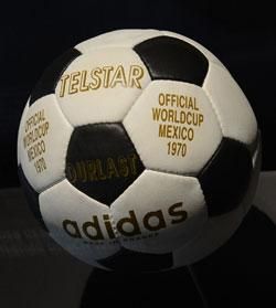 Az Adidas először 1970-ben gyártott 
hivatalos vb-labdát, a Telstart