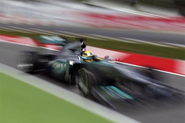 Rosberg a Bahreini Nagydíj után Barcelonában is az élről rajtol, a Mercedes az időmérőn verhetetlen (Fotók: Action Images)