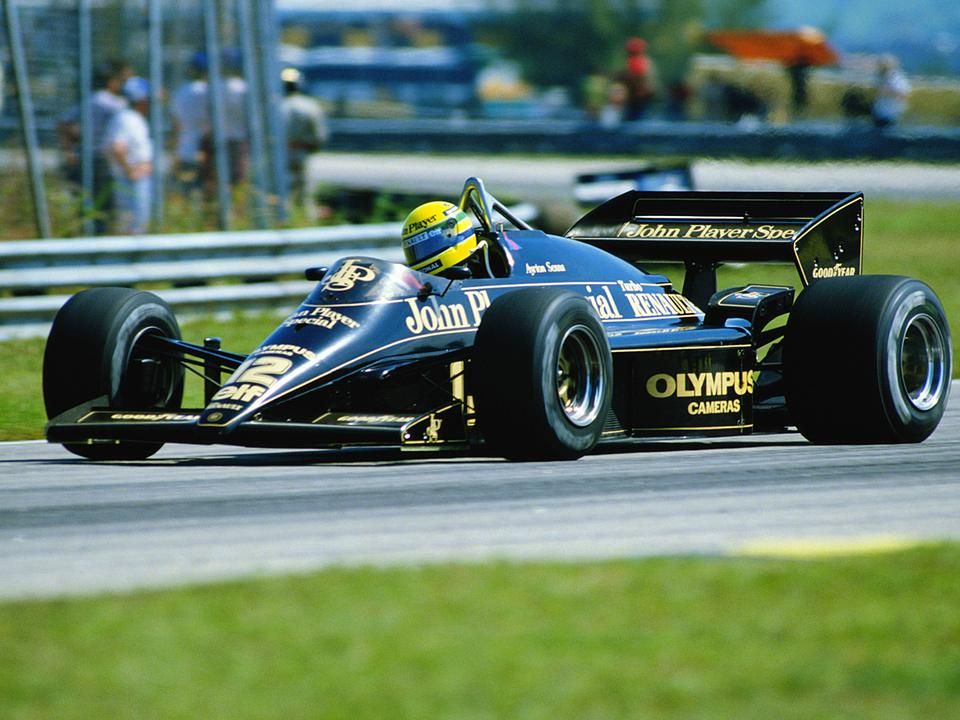 Ayrton Senna a meseszép Lotus-Renault kormánya mögött (1986) (Fotó: AFP)