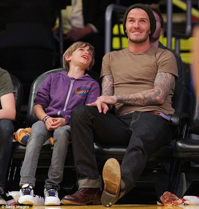 Beckham és középső fia, a kilencéves Romeo (Forrás: dailymail.co.uk)