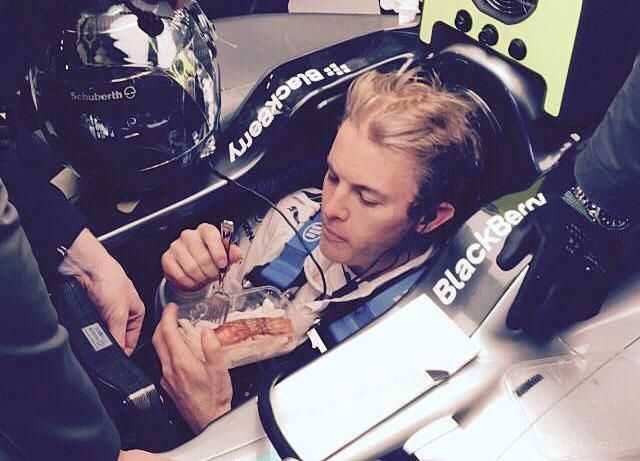 Rosberg ki sem szállt az autójából az ebédszünetben