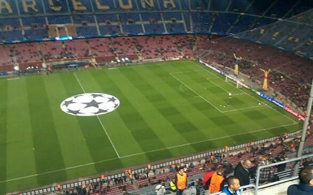 A Camp Nou gyepe a kezdés előtt - keres a hibát!