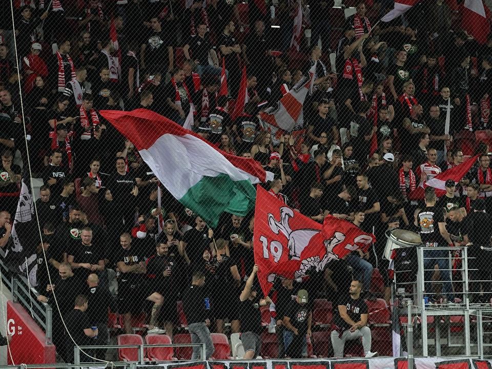 A harmadik gól után önfeledten ünnepelhettek a DVTK-szurkolók (Fotó: Ádám János/Észak-Magyarország)