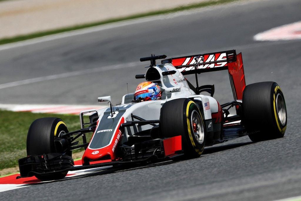 Grosjean nem elégedett a Haas-Ferrarival, a 13. helyen áll péntek 13-án