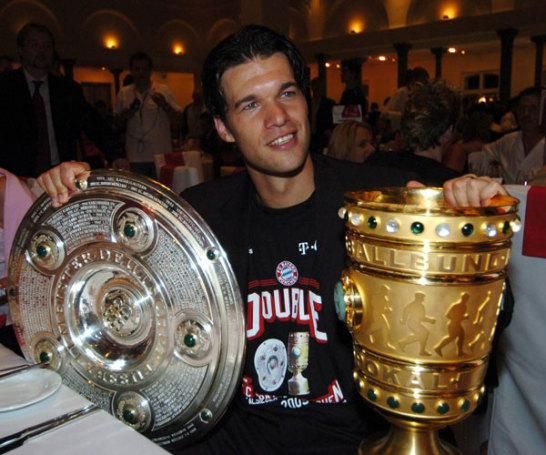 2002-ben már a Bayern München játékosaként duplázott bajnokságot és Német Kupát nyerve (Forrás: kicker.de)