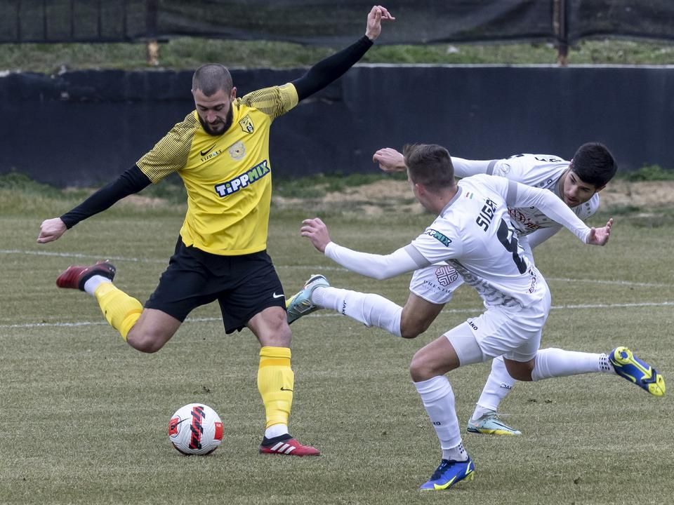 Lovrencsics (sárgában) gólt ugyan most nem szerzeztt, de két gólpasszt is kiosztott (Fotó: Árvai Károly)