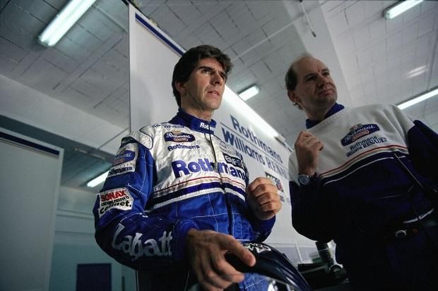 Damon Hillt is bajnoki címig repítette autója