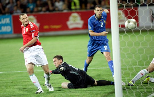Vanczák Vilmos korai gólja jó alaphangot biztosított legjobbjainknak a folytatásra (Fotó: MTI)