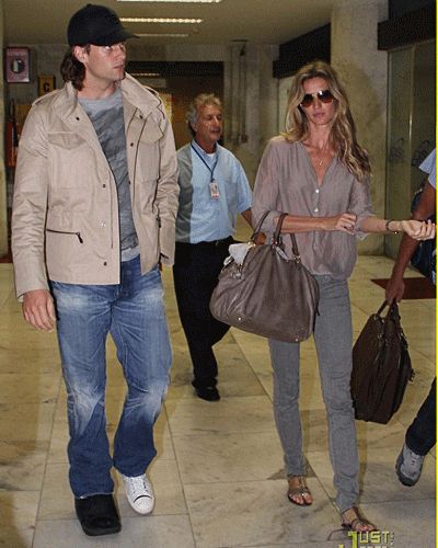 Tom Brady és Giselle Bündchen megérkezik Rio de Janeiróba (Fotó: Just Jared)