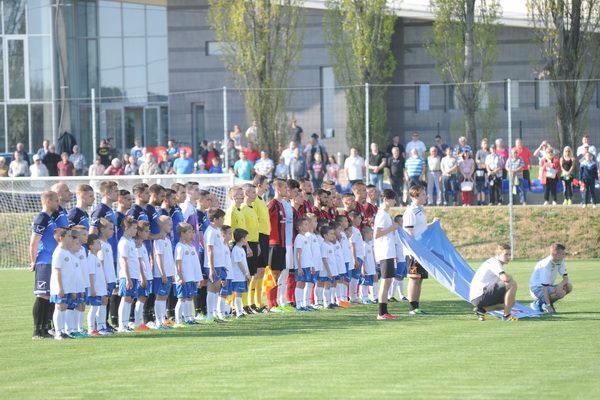 Felavatták a kozármislenyi stadiont (Fotó: Laufer László/bama.hu)