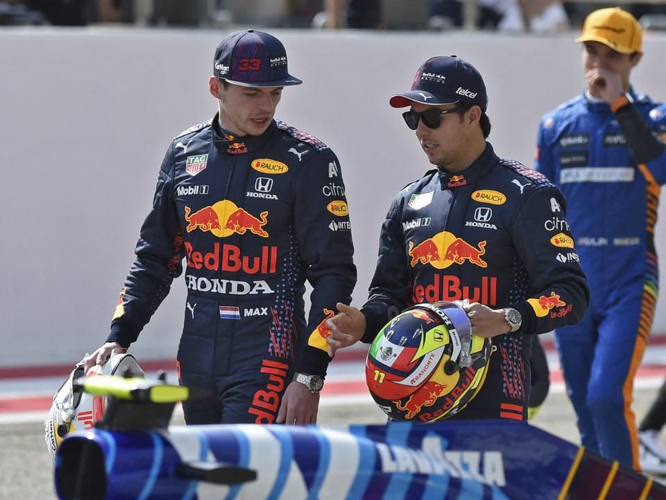 Horner szerint Pérez ugyanolyan esélyekkel indul, mint Verstappen (Fotó: AFP)