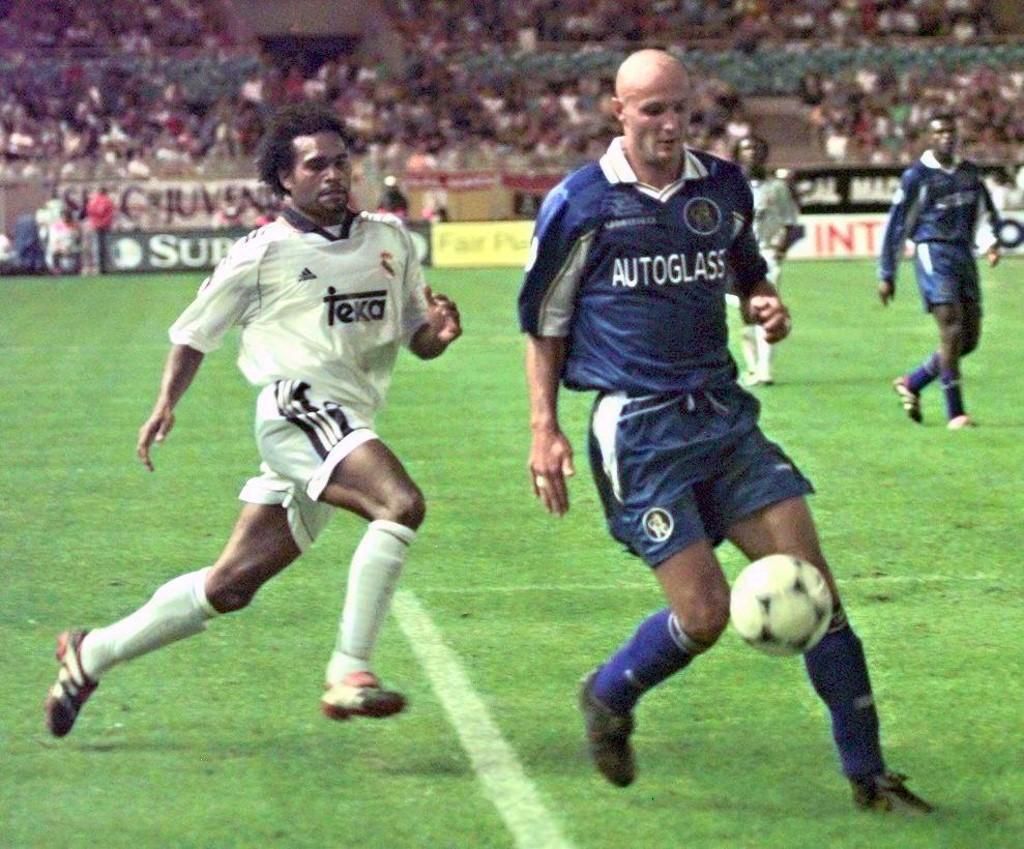 Christian Karembeu és Franck Leboeuf a két csapat 1998-as Szuperkupa-meccsén (Fotó: AFP)