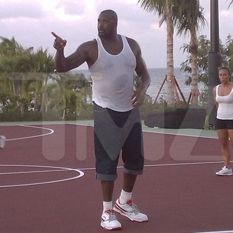 Shaquille O'Neill újra pattogtatott (Fotó: TMZ)