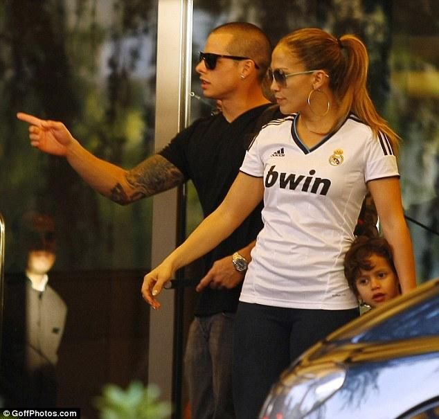 Jennifer Lopez, Emme, Max és az énekesnő barátja, Casper Smart Madridban (Fotók: GoffPhotos.com)