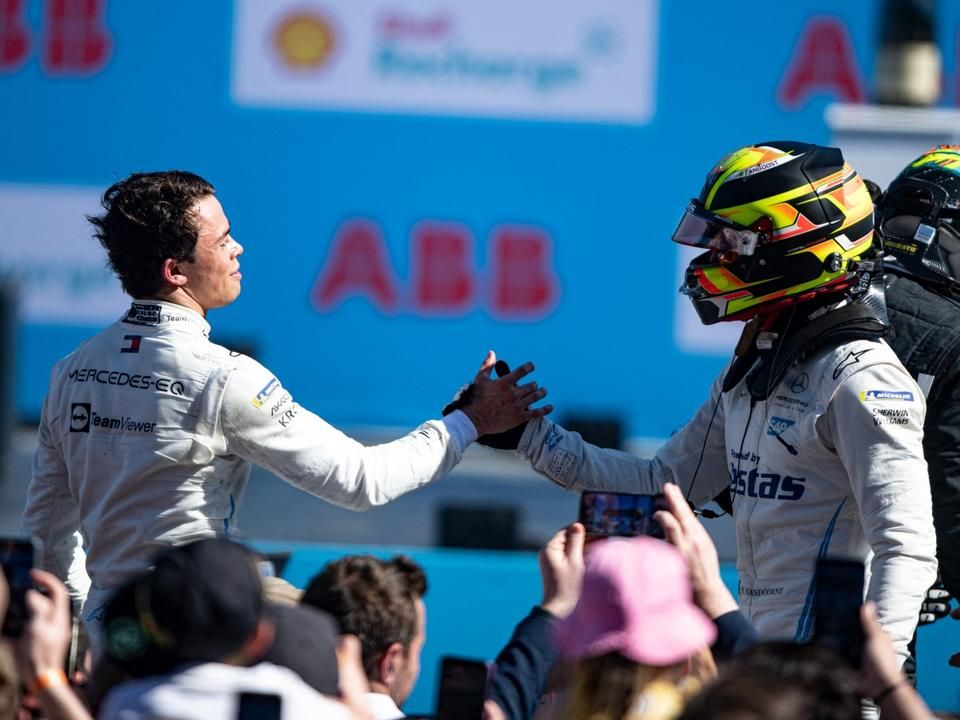 2021 után idén Mercedes-versenyzőé lett a világbajnoki diadal a Formula–E-ben (Fotó: AFP)