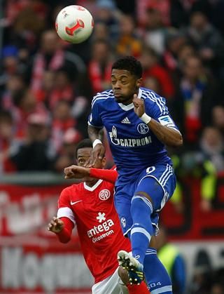 Bastos eddig remek igazolás, góljaival mentett pontot a Schalke 
(Fotó: Reuters)