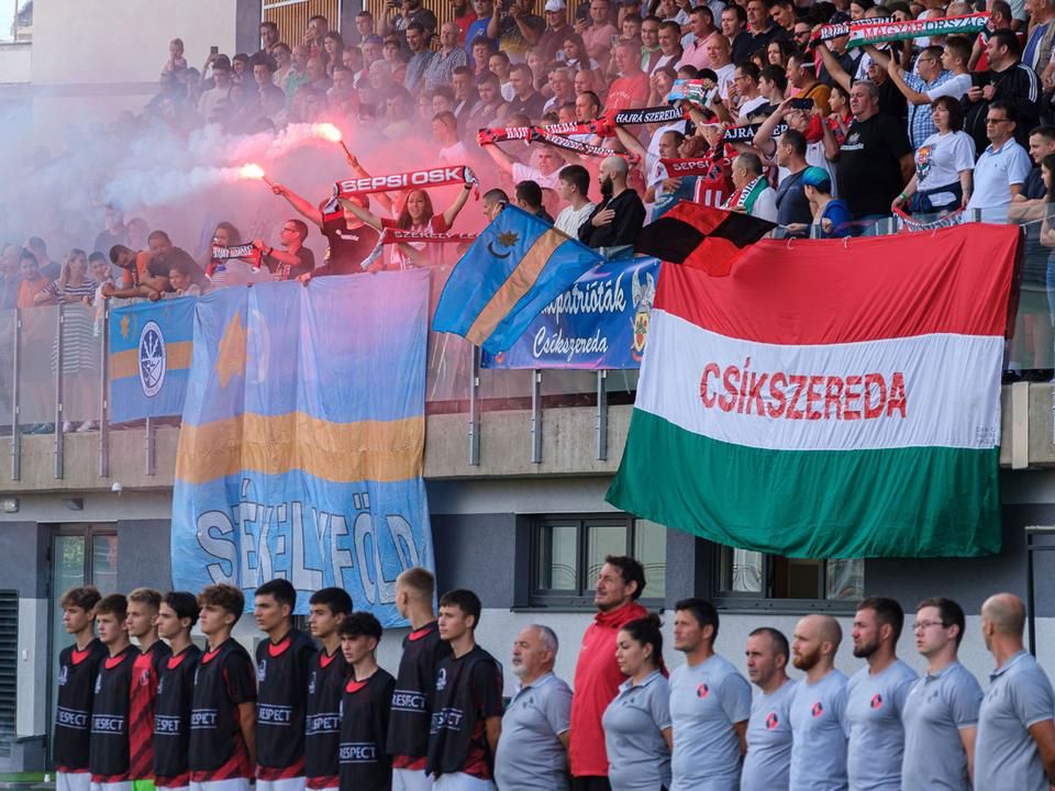 A magyar, a székely és a román himnusz dallamai egyaránt felcsendültek a szombati mérkőzésen