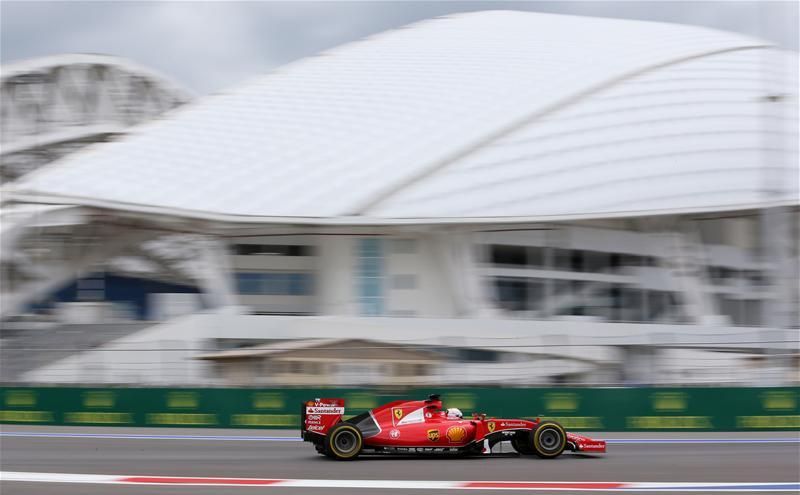Vettel lágy gumikon kezdte meg a szombati szabadedzést (Fotó: Action Images)