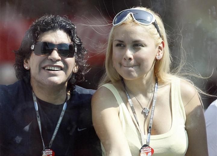 Diego Maradona és Veronica Ojeda 2008-ban Misanóban (Fotó: Action Images)