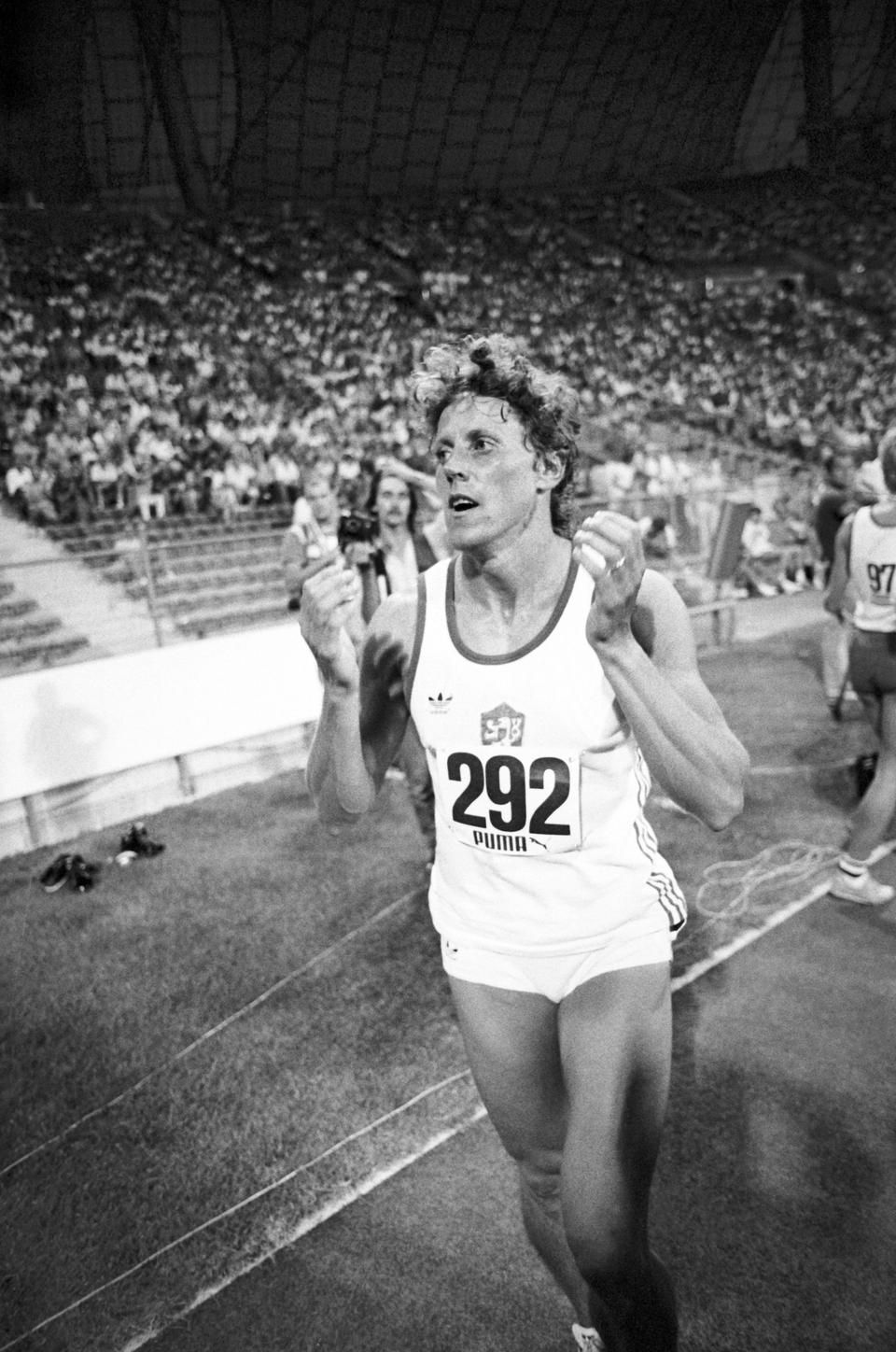1983. július 26.: Kratochvílová a célban, minden idők leggyorsabb 800 métere után... (Fotó: DPA)