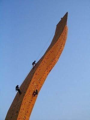 A groningeni Excalibur: ezt nem kihúzni kell, hanem megmászni (Fotók: bjoeks.nl)