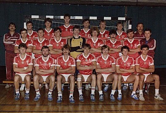 Az 1986-os vb-ezüstérmes csapat (Fotó: kezitortenelem.hu/Markó  Gábor)