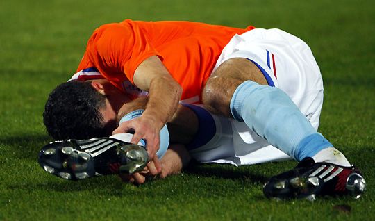 Van Persie hosszú hetekre kidőlt (Fotó: Reuters)