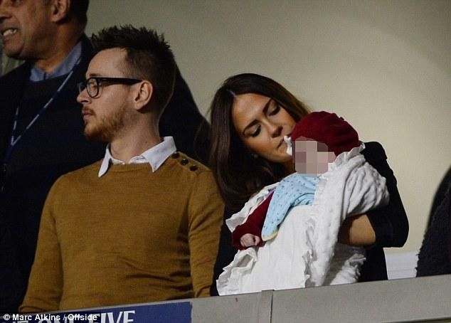 Alba Violet már édesapja meccseire is kilátogat (Fotó: Daily Mail)