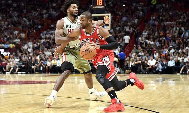 Dwyane Wade győztes meccsen tért vissza Miamiba. Igaz, már Bulls-játékosként (Fotó: Reuters)