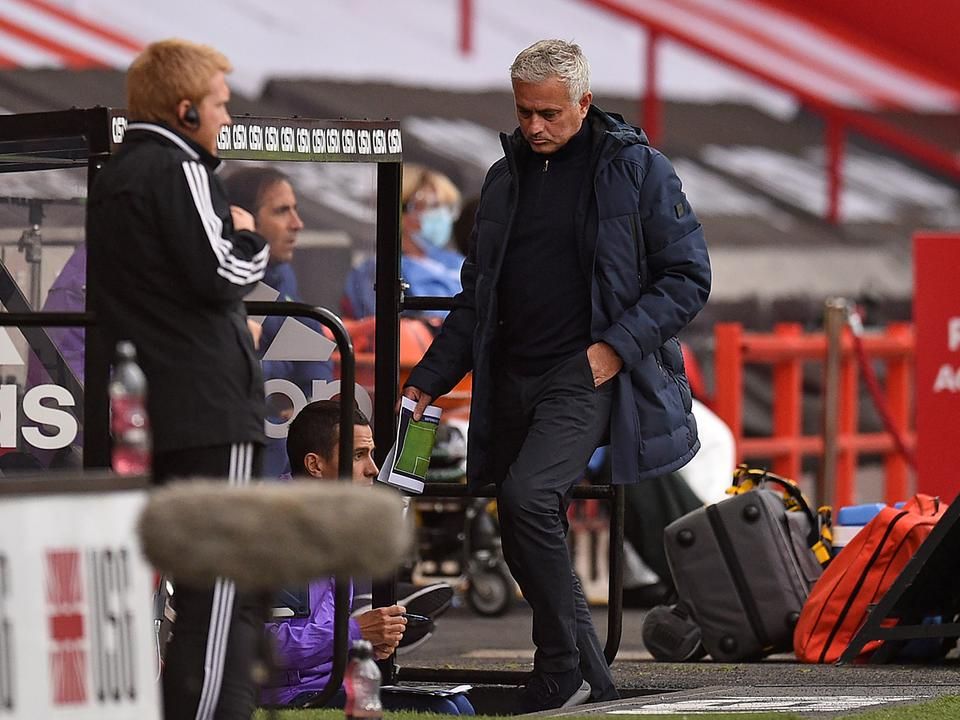José Mourinho szerint rossz irányba halad a futball, azt sem tudja, kit okoljon (Fotó: AFP)