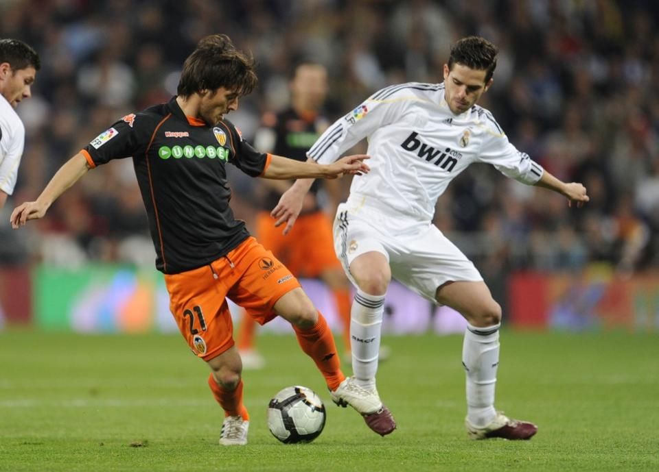 2010 áprilisa: David Silva a Valencia színeiben a Real Madrid ellen (Fotó: AFP)