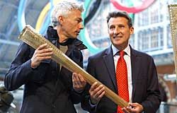 Két legenda: Jonathan Edwards (balra)
és Lord Sebastian Coe (Fotó: Reuters)