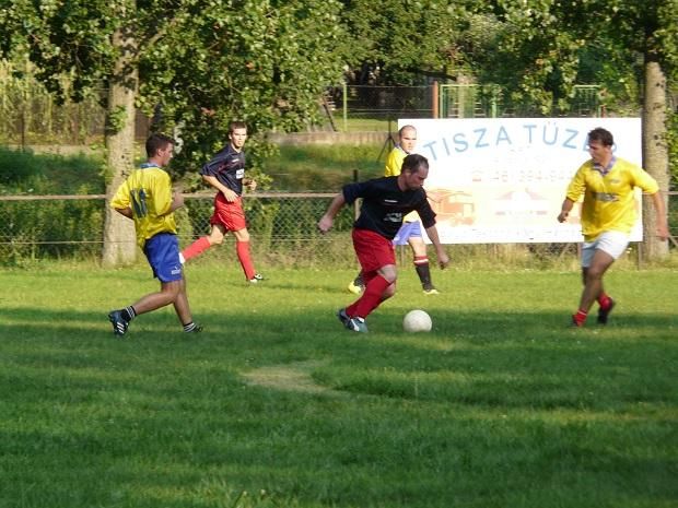 Taktakenéz–Szerencs, 2008: labdával a leendő múzeumigazgató (Fotó: Szoboszlay Marcell)