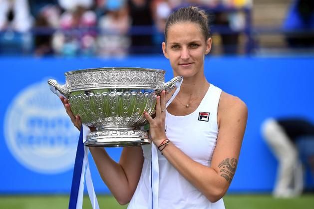 Ami tavaly nem sikerült, az most igen: Karolína Plísková megnyerte az eastbourne-i döntőt