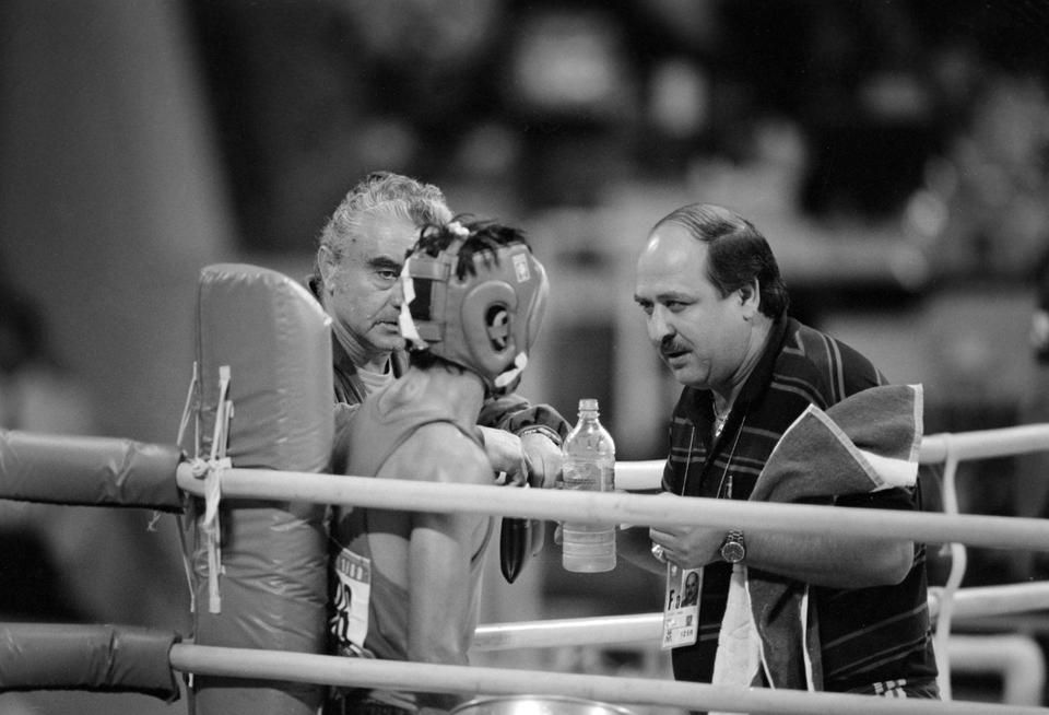 Papp Lászlóval és az olimpiai bronzérmes Isaszegi Róberttel a szöuli ringsarokban