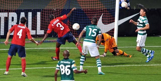 Az első gól előtti pillanat: Vinícius a hálóba helyez (Fotó: NS-archív)